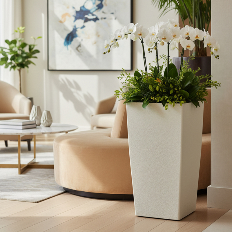Maceta cuadrada moderna de plástico con textura similar al yeso